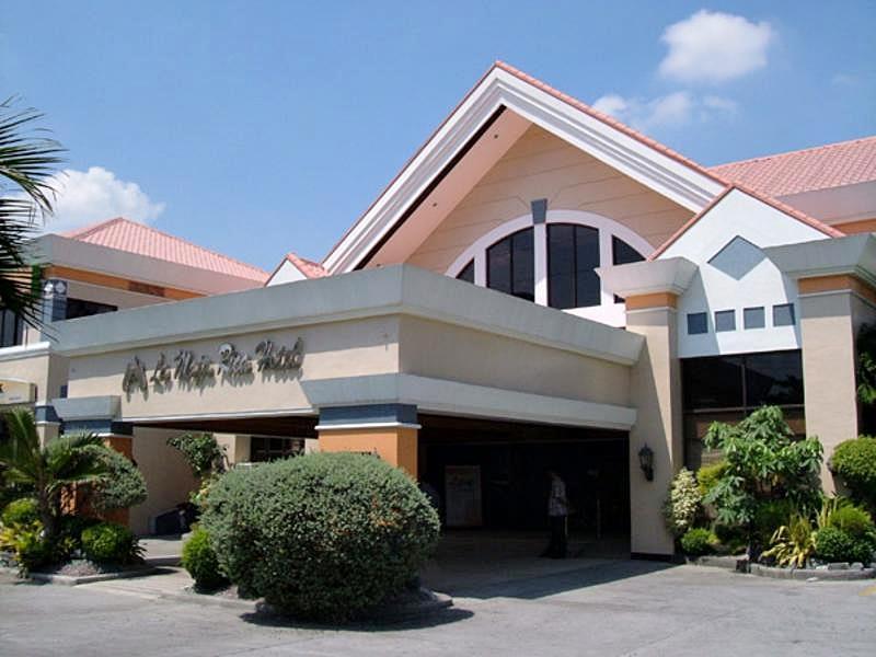 La Maja Rica Hotel Tarlac City Экстерьер фото