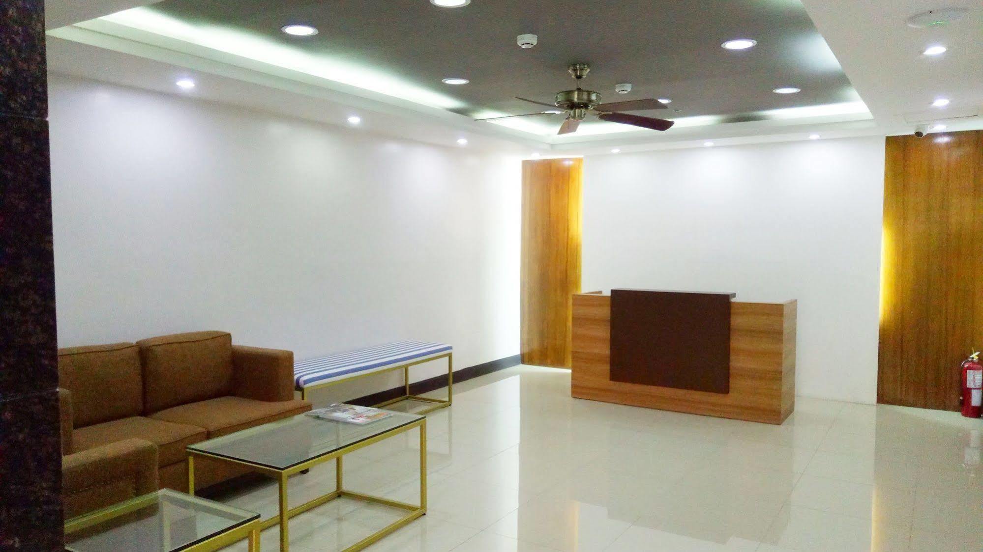 La Maja Rica Hotel Tarlac City Экстерьер фото